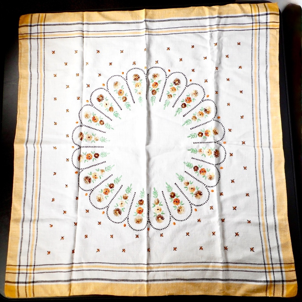 VTG Hand Embroidered Linen Tablecloth 32 x33 Square Creamy White Yellow Black